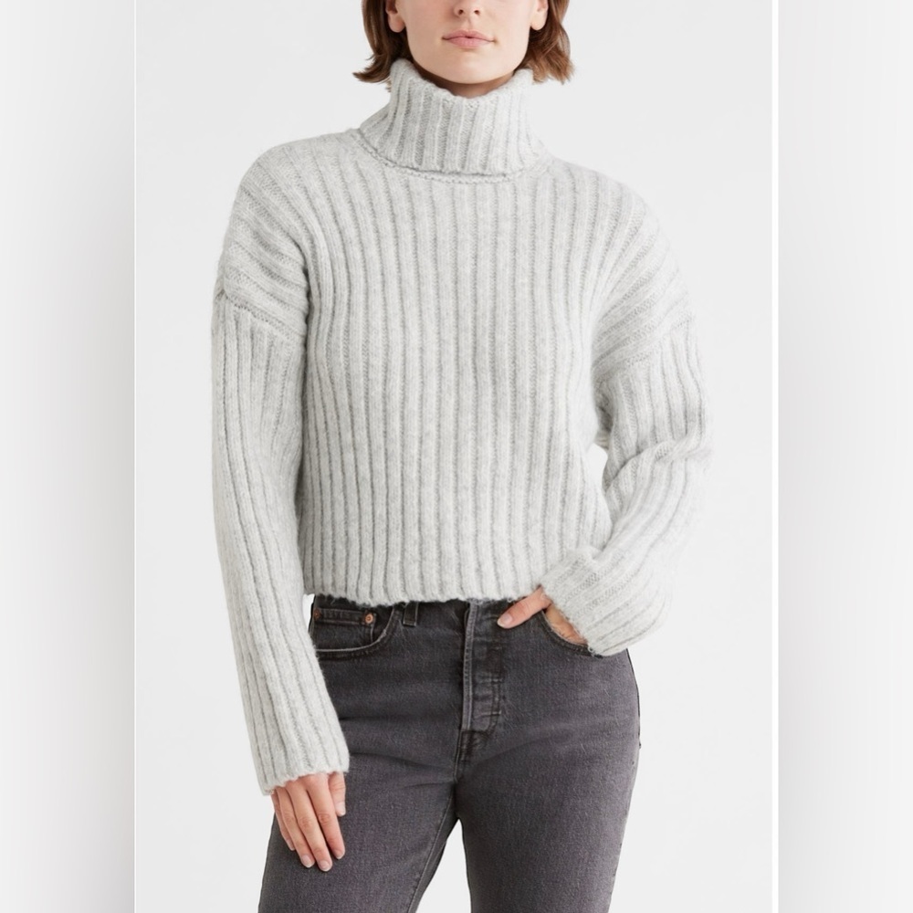 Topshop Rib Cropped Light Gray Turtleneck Sweater NWT M